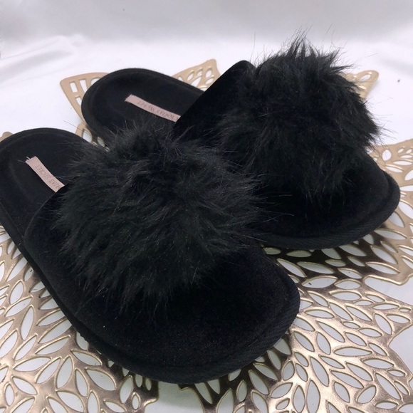 Victoria’s Secret Black Velveteen Fur Ball Slip on Bedroom Slippers Size Medium - Picture 1 of 8